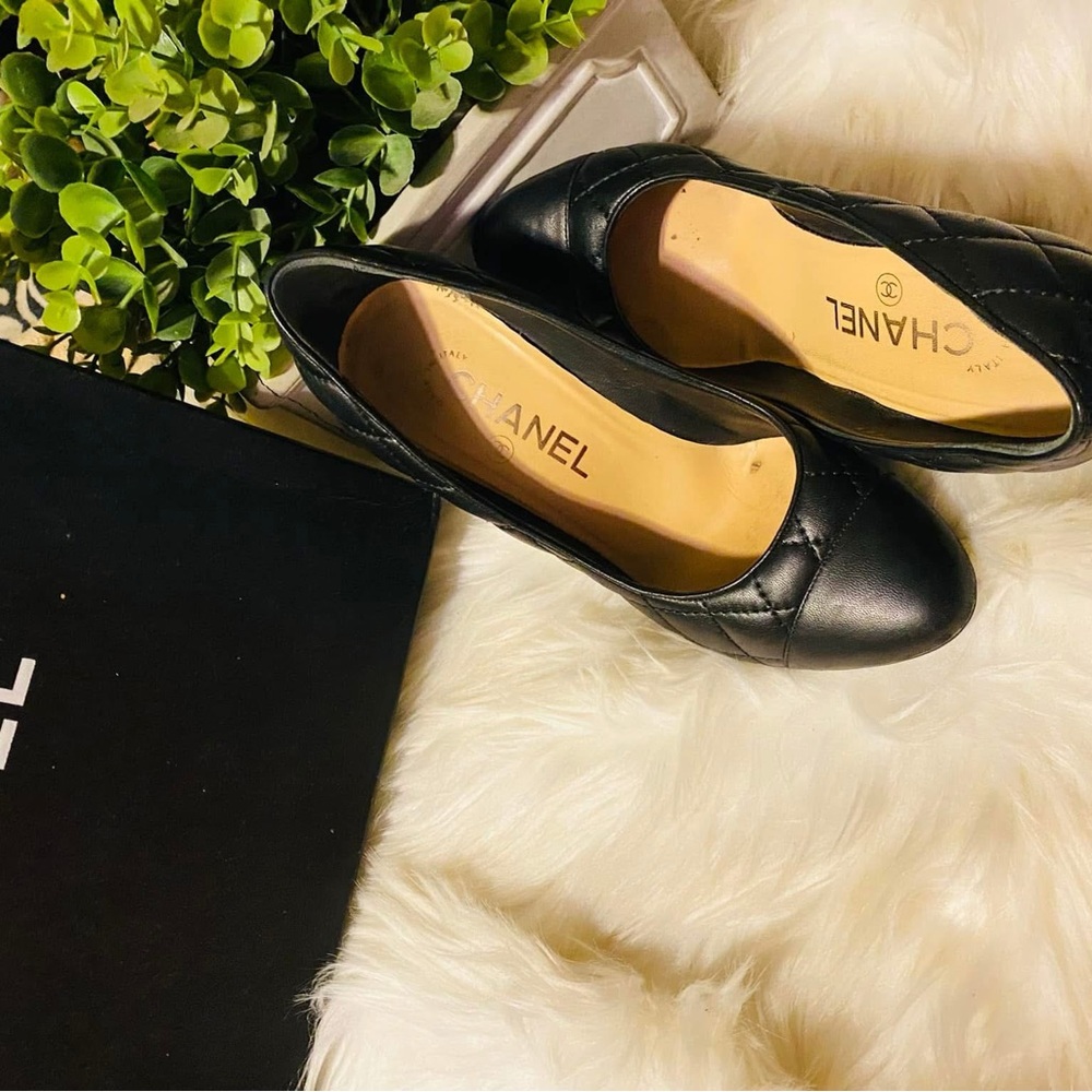 Chanel Black Quilted Women's Heels s - Picture 5 of 5